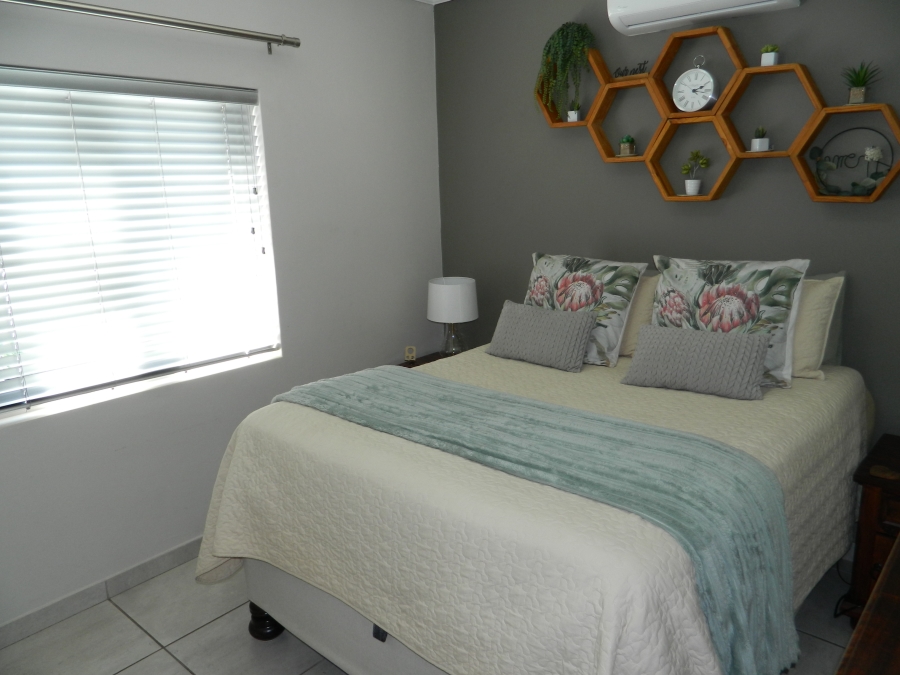 2 Bedroom Property for Sale in Bergenzicht Estate Western Cape